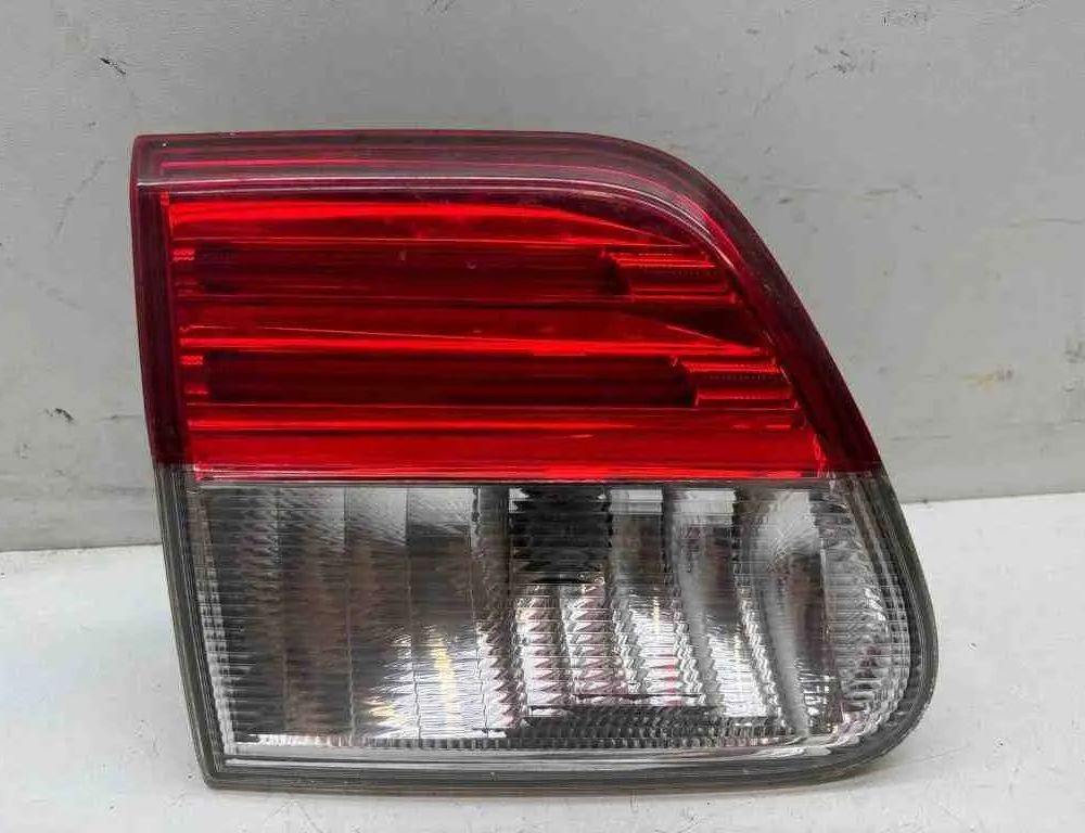 TOYOTA Avensis 3 generation (2009-2020) Venstre bagklap baglygte 32613416