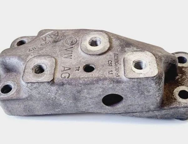 VOLKSWAGEN Passat B7 (2010-2015) Gearkassemonteringsbeslag 1K0199117 31087808