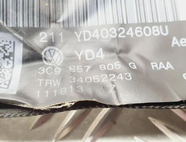 VOLKSWAGEN Passat B7 (2010-2015) Bagerste venstre sikkerhedssele 3C9857805G 31097626