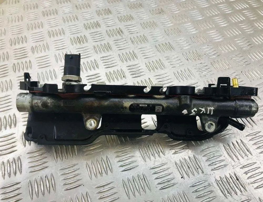 VOLKSWAGEN Golf 8 generation (2019-2023) Brændstofskinne 0445214078 31816296