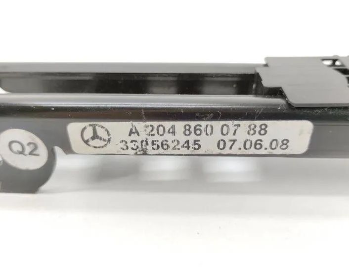 MERCEDES-BENZ C-Class W204/S204/C204 (2004-2015) Forreste venstre sikkerhedssele højdejusterer A2048600788 24656694