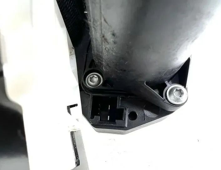 MERCEDES-BENZ C-Class W204/S204/C204 (2004-2015) Forreste højre sikkerhedssele 619060900,621933200B,A2048602485 24659483