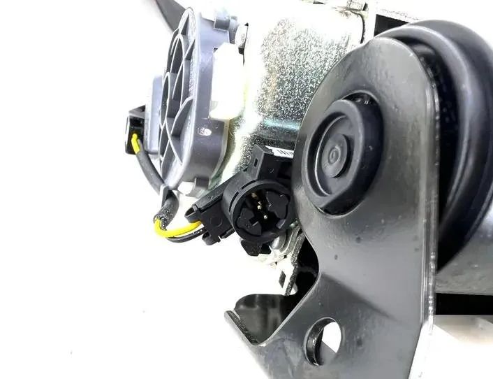 MERCEDES-BENZ C-Class W204/S204/C204 (2004-2015) Venstre forreste sikkerhedssele 616774500,621933200B,A2048602385 24659490