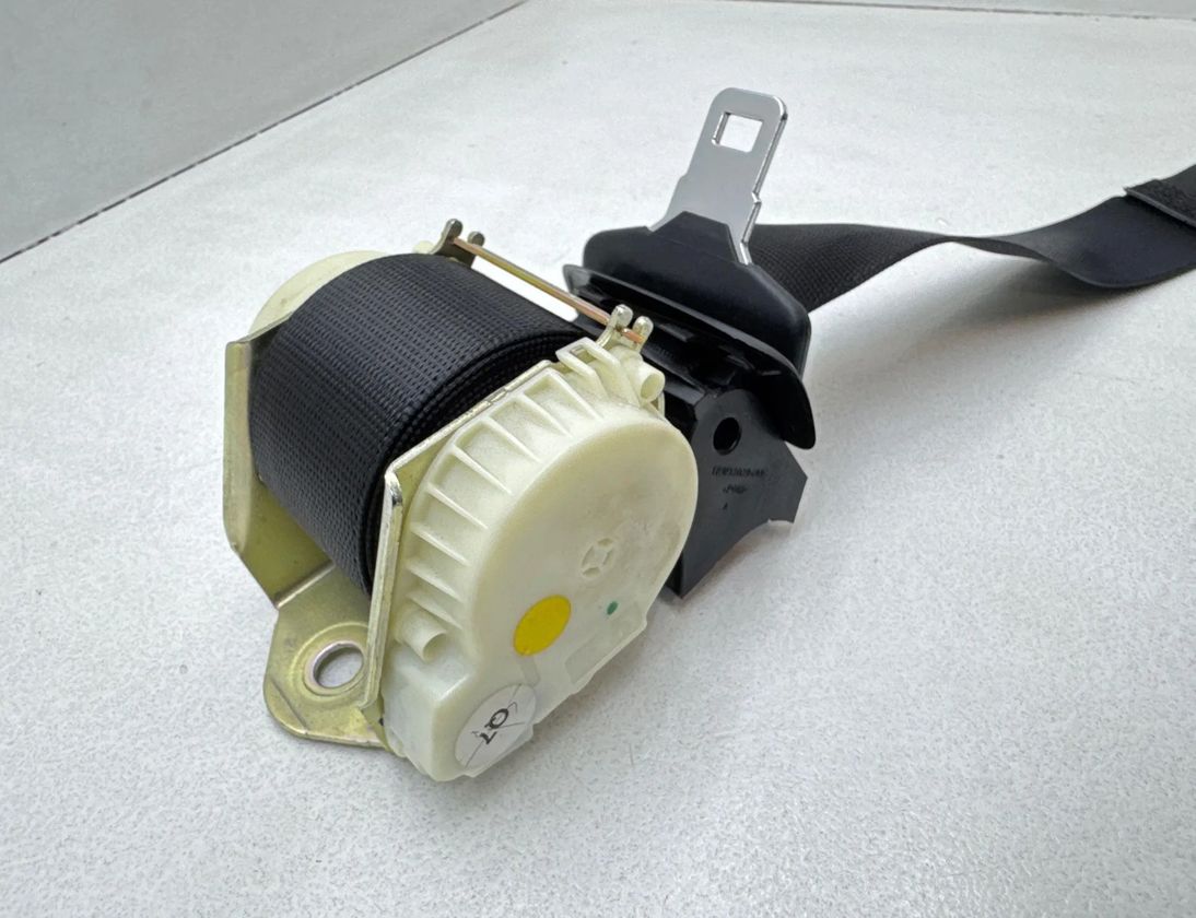 MERCEDES-BENZ S-Class W221 (2005-2013) Bagerste sikkerhedssele i midten A2218602085 28896513