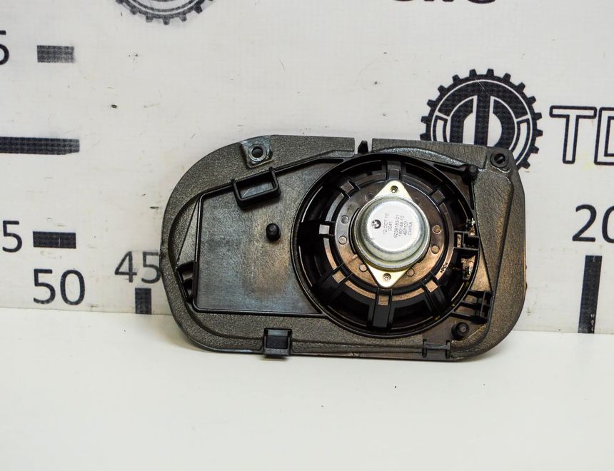 BMW 5 Series F10/F11 (2009-2017) Lydhøjttaler til venstre bagdør RIGHT,9239183 11658089