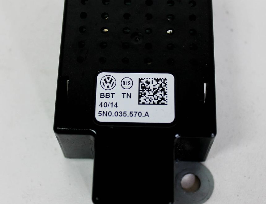 VOLKSWAGEN Tiguan 1 generation (2007-2017) Bootlid-antenneforstærker 5N0035570A 2495188