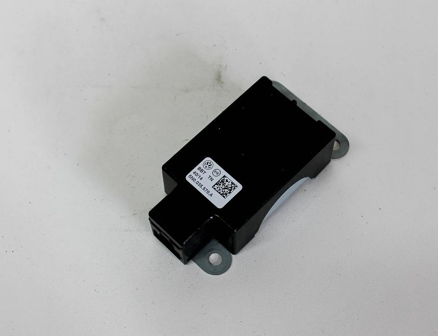 VOLKSWAGEN Tiguan 1 generation (2007-2017) Bootlid-antenneforstærker 5N0035570A 2495188