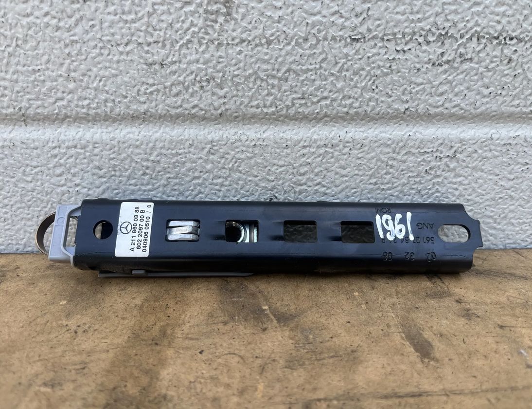 MERCEDES-BENZ E-Class W211/S211 (2002-2009) Sikkerhedsselejusteringsskinne A2118600388 20607948