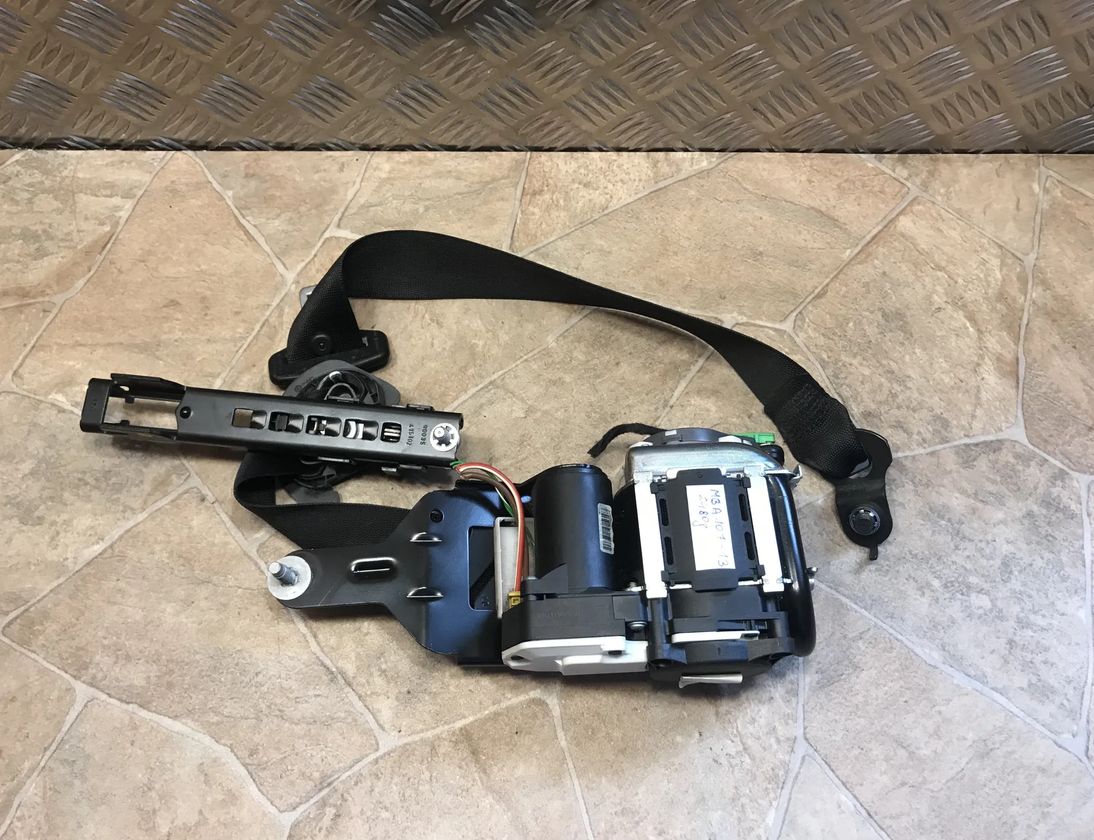 MERCEDES-BENZ C-Class W204/S204/C204 (2004-2015) Forreste højre sikkerhedssele A2048602485 18171936