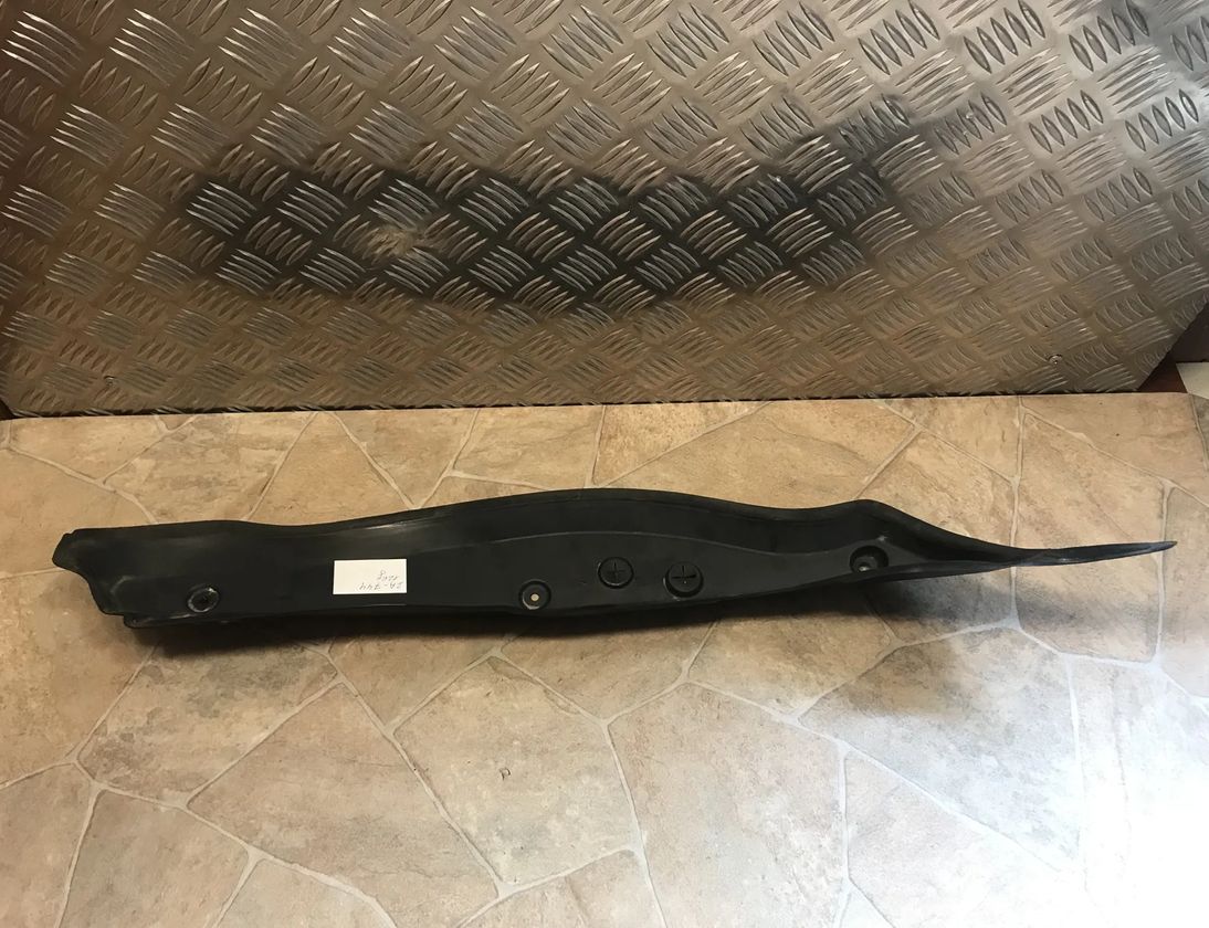 MERCEDES-BENZ C-Class W205/S205/C205 (2014-2023) Forreste venstre fløj plast A2058890125 20438169