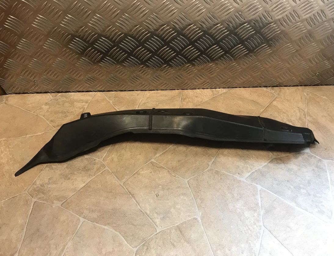 MERCEDES-BENZ C-Class W205/S205/C205 (2014-2023) Forreste venstre fløj plast A2058890125 20438169