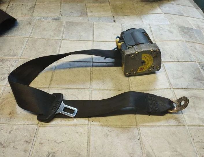 AUDI A6 C5/4B (1997-2004) Bagerste venstre sikkerhedssele 00067250C 21055534