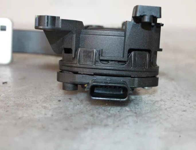 RENAULT Clio 4 generation (2012-2020) Andre kontrolenheder 180026380R 27739819