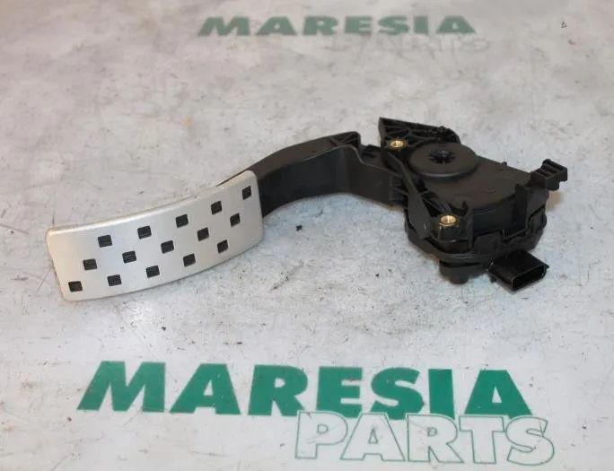 RENAULT Clio 4 generation (2012-2020) Andre kontrolenheder 180026380R 27739819