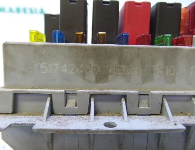 ALFA ROMEO GT 937 (2003-2010) Sikringsboks 51742420 27779464