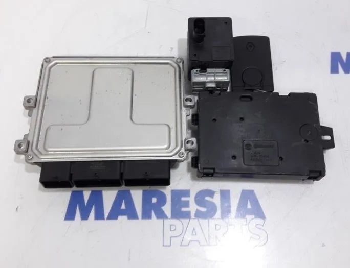RENAULT Clio 4 generation (2012-2020) Motorkontrolenhed ECU 231A04433R,237103353R,237104736R,237103352R,V29034775A 27826247