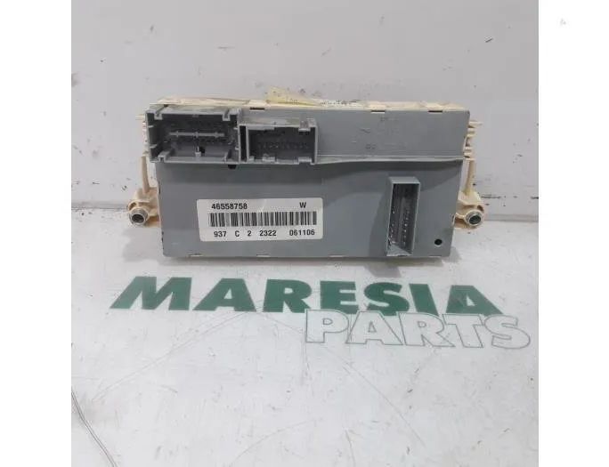 ALFA ROMEO GT 937 (2003-2010) Sikringsboks 46558758,50506302 27830275