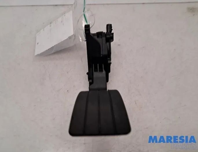 RENAULT Clio 4 generation (2012-2020) Gaspedal 180029347,180029347R 28365523