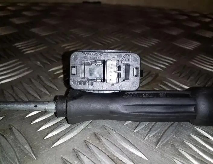 VOLVO XC70 3 generation (2007-2020) Bagside Åbn kontakter 31412055 26224878