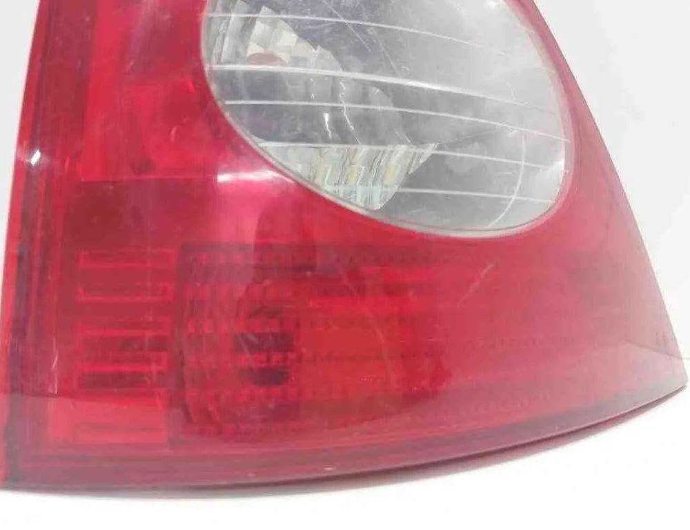 RENAULT Clio 2 generation (1998-2013) Venstre baglygte 8200071413 32428984