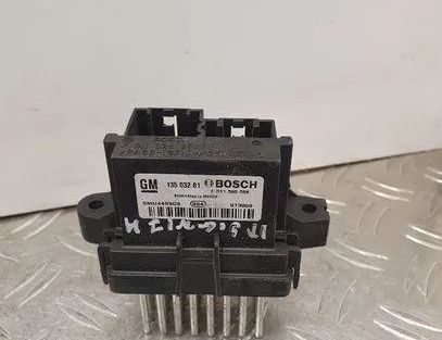 OPEL Insignia A (2008-2016) Blæser relæ 13503201 24159822