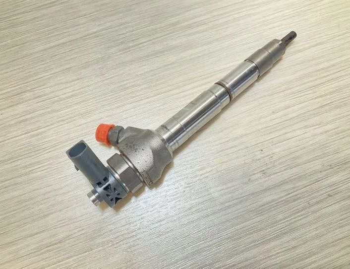 AUDI Q3 8U (2011-2020) Brændstofinjektor 04L130277AE,0445110471 22246102