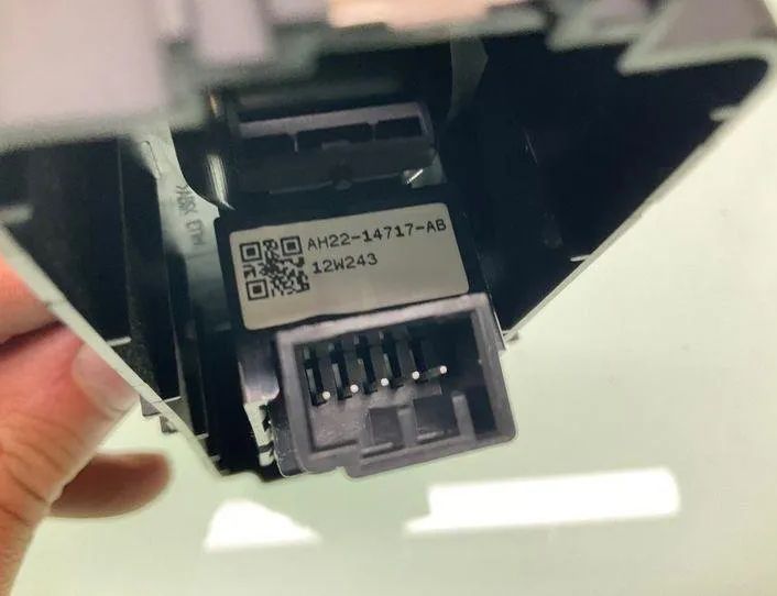 LAND ROVER Discovery 5 generation (2016-2024) Forreste højre dør vindueskontakt AH2214717AB,12W243 22247972