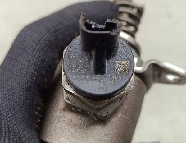 VOLKSWAGEN Golf 8 generation (2019-2023) Brændstofpumpe 03c127026d 31897394