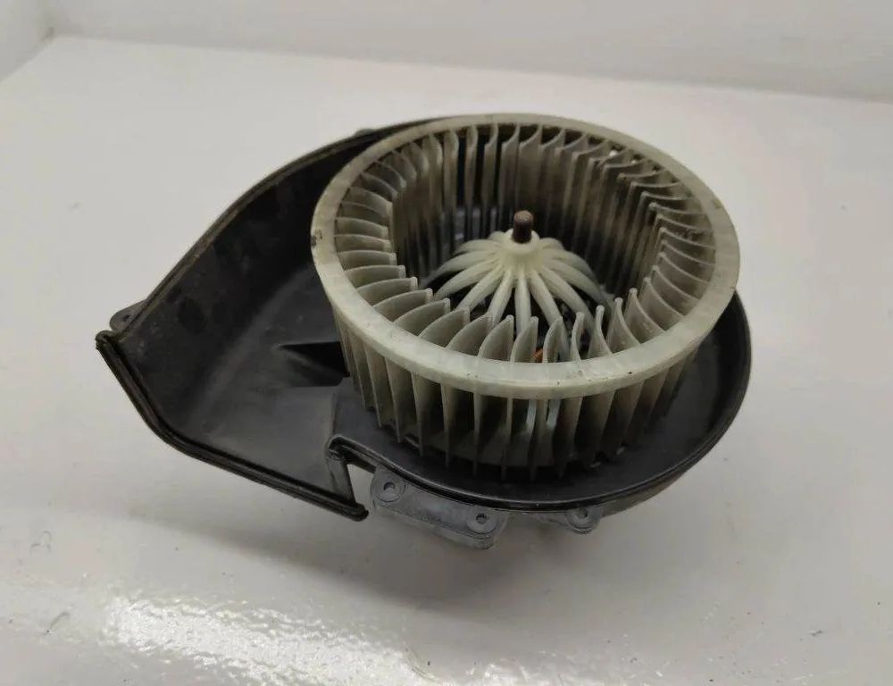 VOLKSWAGEN Polo 4 generation (2001-2009) Interiørvarmer 6Q1819015G 31901525