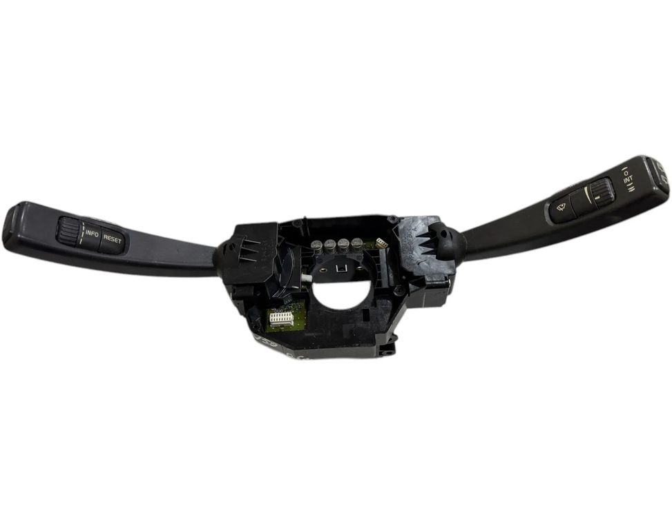 VOLVO V50 1 generation (2003-2012) Indikatorviskerarmkontakt 17G5211,P31313108 29948823