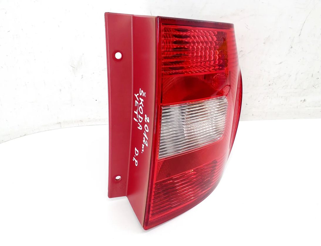 SKODA Yeti 1 generation (2009-2018) Baglygte højre baglygte 5L0945112,5L0945258,5L0945096 29083363