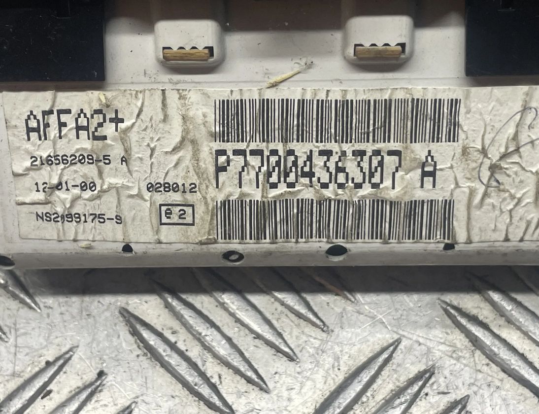 RENAULT Scenic 1 generation (1996-2003) Indvendigt ur P7700436307A,216562095A,NS26991759,7700426265 25796275