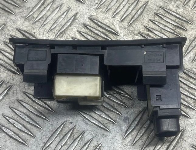 TOYOTA Yaris 1 generation (1999-2005) Kontakt til spejljustering 777669,183575 28248583