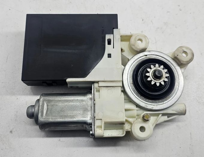 VOLVO V50 1 generation (2003-2012) Forreste venstre dør vinduesregulator motor 30737675,5WK11431K,992751108 31867985