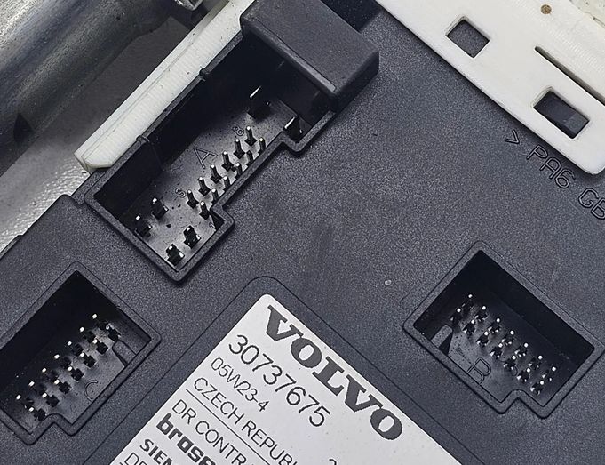 VOLVO V50 1 generation (2003-2012) Forreste venstre dør vinduesregulator motor 30737675,5WK11431K,992751108 31867985