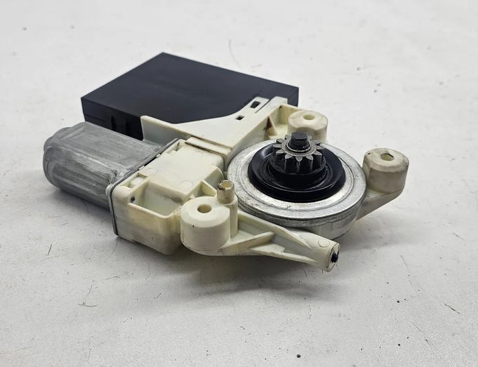 VOLVO V50 1 generation (2003-2012) Forreste venstre dør vinduesregulator motor 30737675,5WK11431K,992751108 31867985