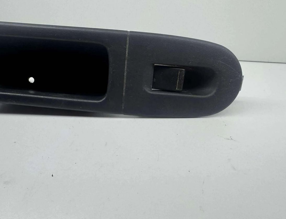 RENAULT Clio 3 generation (2005-2012) Forreste venstre dør vindueskontakt 83520S2H 32976357