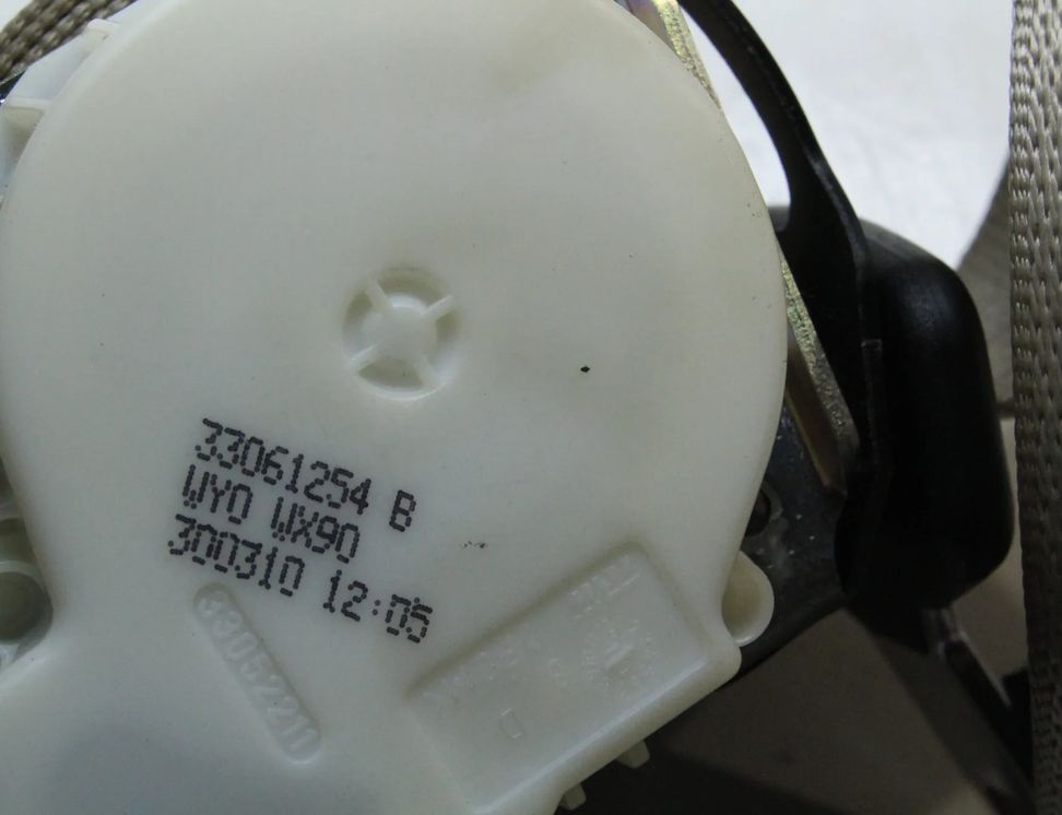 BMW 5 Series F10/F11 (2009-2017) Bagerste venstre sikkerhedssele 33061254B,34048319B 14651663