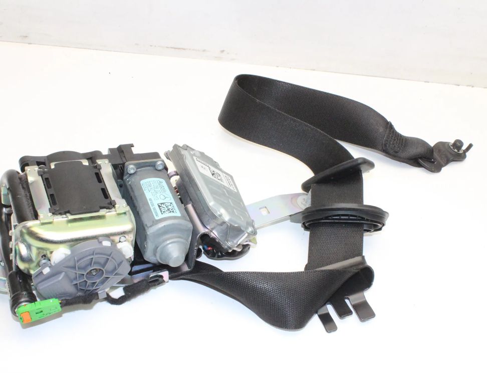 MERCEDES-BENZ C-Class W204/S204/C204 (2004-2015) Forreste højre sikkerhedssele A2048602686 17527711