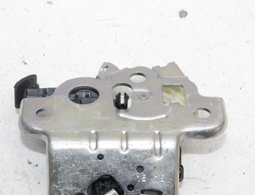 AUDI Q3 8U (2011-2020) Bagklaps bagklaplås 8R0827505A 25405718