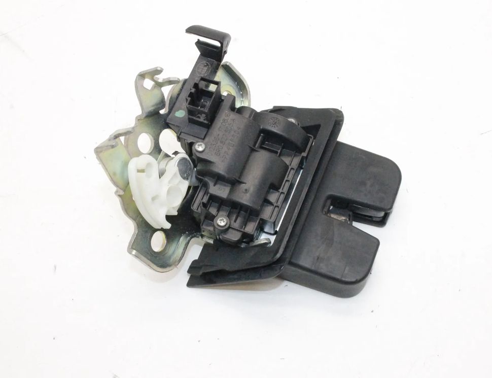 AUDI A6 C7/4G (2010-2020) Bagklaps bagklaplås 8R0827505A 27266780