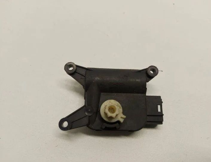 AUDI A3 8P (2003-2013) Kabinevarmer klapmotoraktuator 0132801345,983389HC,1K0907511 24423458