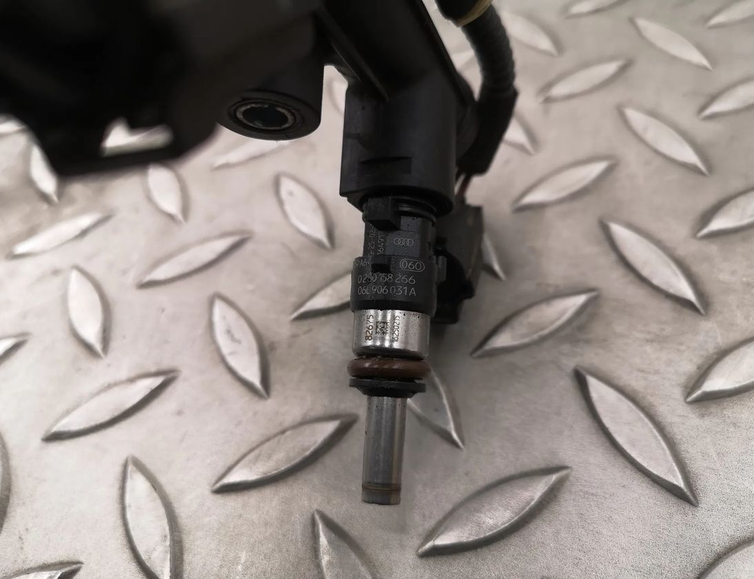 VOLKSWAGEN Sharan 2 generation (2010-2024) Brændstofskinne 06H906051J,06L906031A,0280158266,06K133681C 2490041