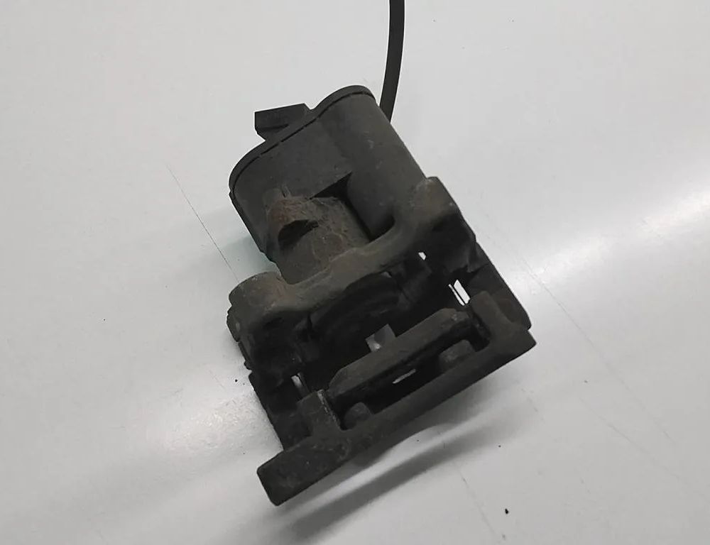 AUDI Q3 8U (2011-2020) Højre bagbremsekaliber 5N0615404 29496779