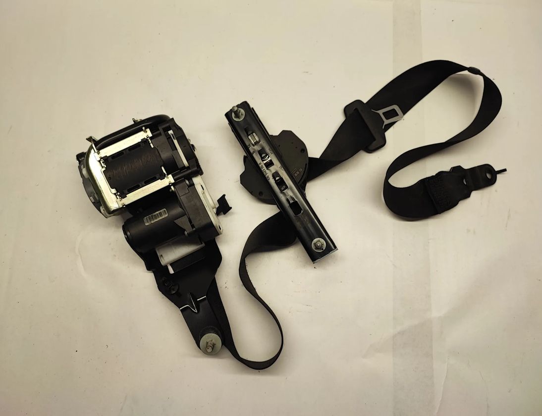 MERCEDES-BENZ CLS-Class C218/X218 (2011-2017) Forreste højre sikkerhedssele 621933200E,620048100 29023989