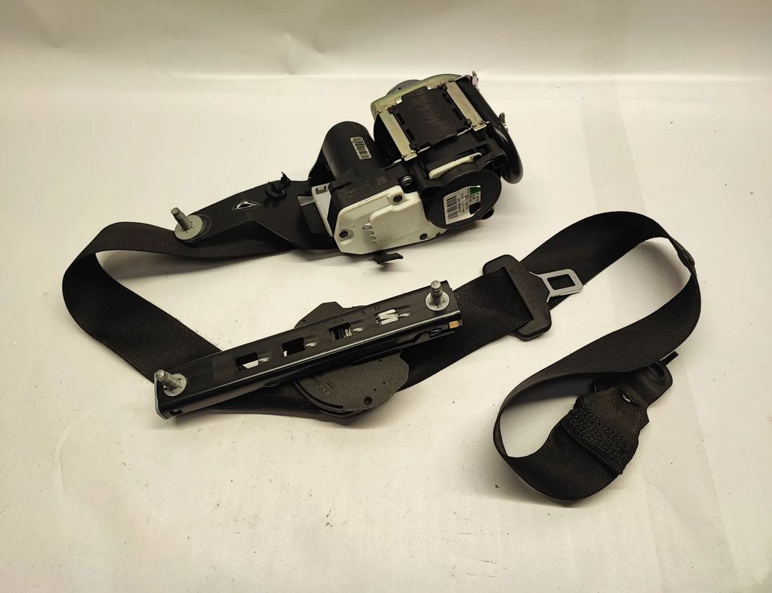 MERCEDES-BENZ CLS-Class C218/X218 (2011-2017) Forreste højre sikkerhedssele 621933200E,620048100 29023989