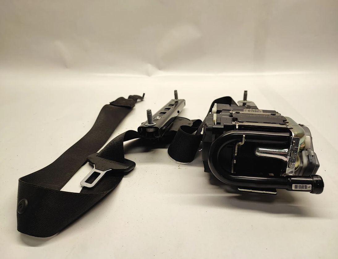 MERCEDES-BENZ CLS-Class C218/X218 (2011-2017) Forreste højre sikkerhedssele 621933200E,620048100 29023989