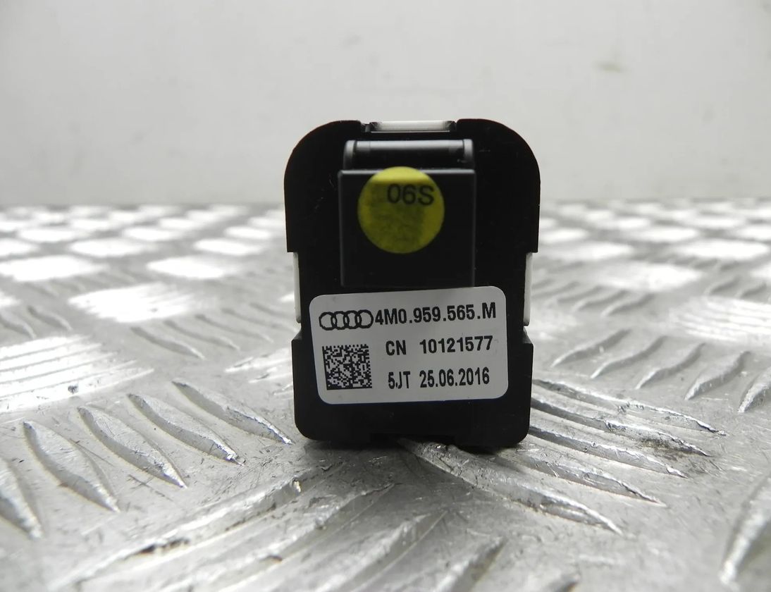 AUDI A4 B9/8W (2015-2024) Afbrydere 4M0959565M 23434875