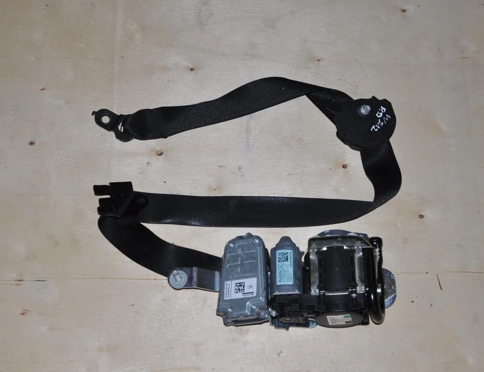 MERCEDES-BENZ E-Class W212/S212/C207/A207 (2009-2016) Forreste højre sikkerhedssele 610035800D 23482913