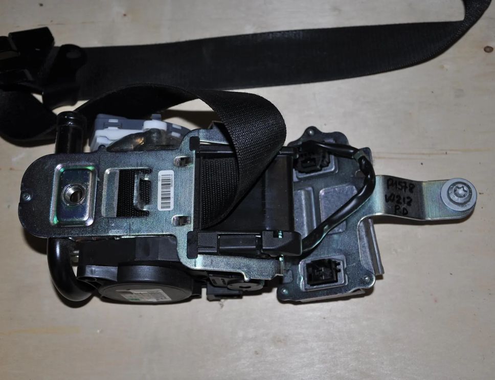 MERCEDES-BENZ E-Class W212/S212/C207/A207 (2009-2016) Forreste højre sikkerhedssele 610035800D 23482913